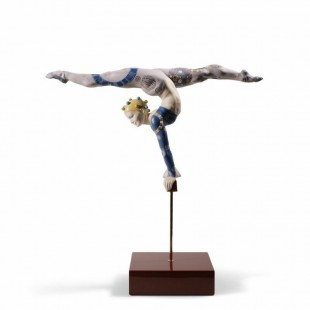 Lladrò Acrobat over Bar Figurine. Limited Edition Acrobata alla sbarra