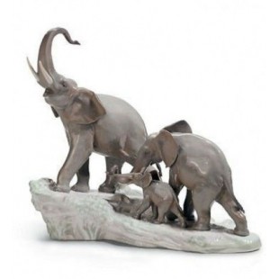 LLADRO' ELEFANTI elephants walking figurine